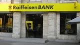 Raiffeisen Bank a fost inclusă pe lista sponsorilor internaționali ai războiului. Decizia e o lovitură grea pentru banca din Austria