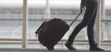 Viața bate filmul! Cum a furat un român o valiză plină de droguri! Hoțul nu știa ce se află în bagaj