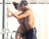  Adrien Brody, show erotic cu iubita, sub duş