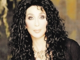 Cher urăşte să se mai privească în oglindă