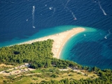 Destinaţii: Top 6 plaje din Europa cu apă ireal de albastră