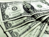 Dolarul a ajuns la un nou maxim istoric