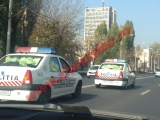 INCREDIBIL! Mașini de poliţie burdușite cu varză. Vezi reacția Poliției Capitalei