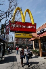 McDonald's vinde peste 75 de hamburgeri pe secundă?