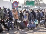 Percheziţii la funcţionari bănuiţi că au obținut ilegal două milioane de euro prin cazarea fictivă a unor refugiați ucraineni