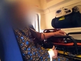 REVOLTĂTOR! O bătrână a fost ținută 4 ore într-o ambulanţă 