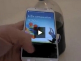 VIDEO Uite cum reacționează un Smartphone într-o baie de Pepsi
