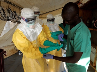 amenintare-cu-virusul-mortal-ebola-42134-1.jpg