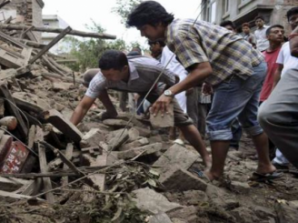 bilant-oficial-peste-3200-de-morti-in-urma-cutremurului-din-nepal-multe-persoane-sunt-inca-prinse-sub-daramaturi-46380-1.png