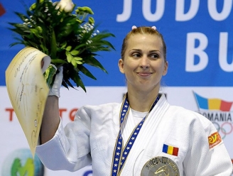 olimpiada-2012-alina-dumitru-a-cucerit-medalia-de-argint-la-judo-feminin-1.jpg