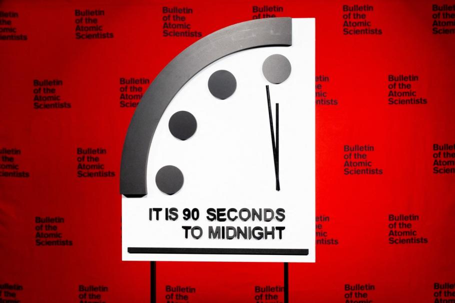 Premieră istorică! Ceasul Apocalipsei a fost setat la doar 90 de secunde înainte de miezul nopții! Mai aproape de catastrofă ca oricî